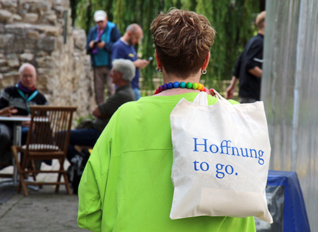 Quelle: 3966_hoffnung_to_go_by_peter_weidemann_pfarrbriefservice.png